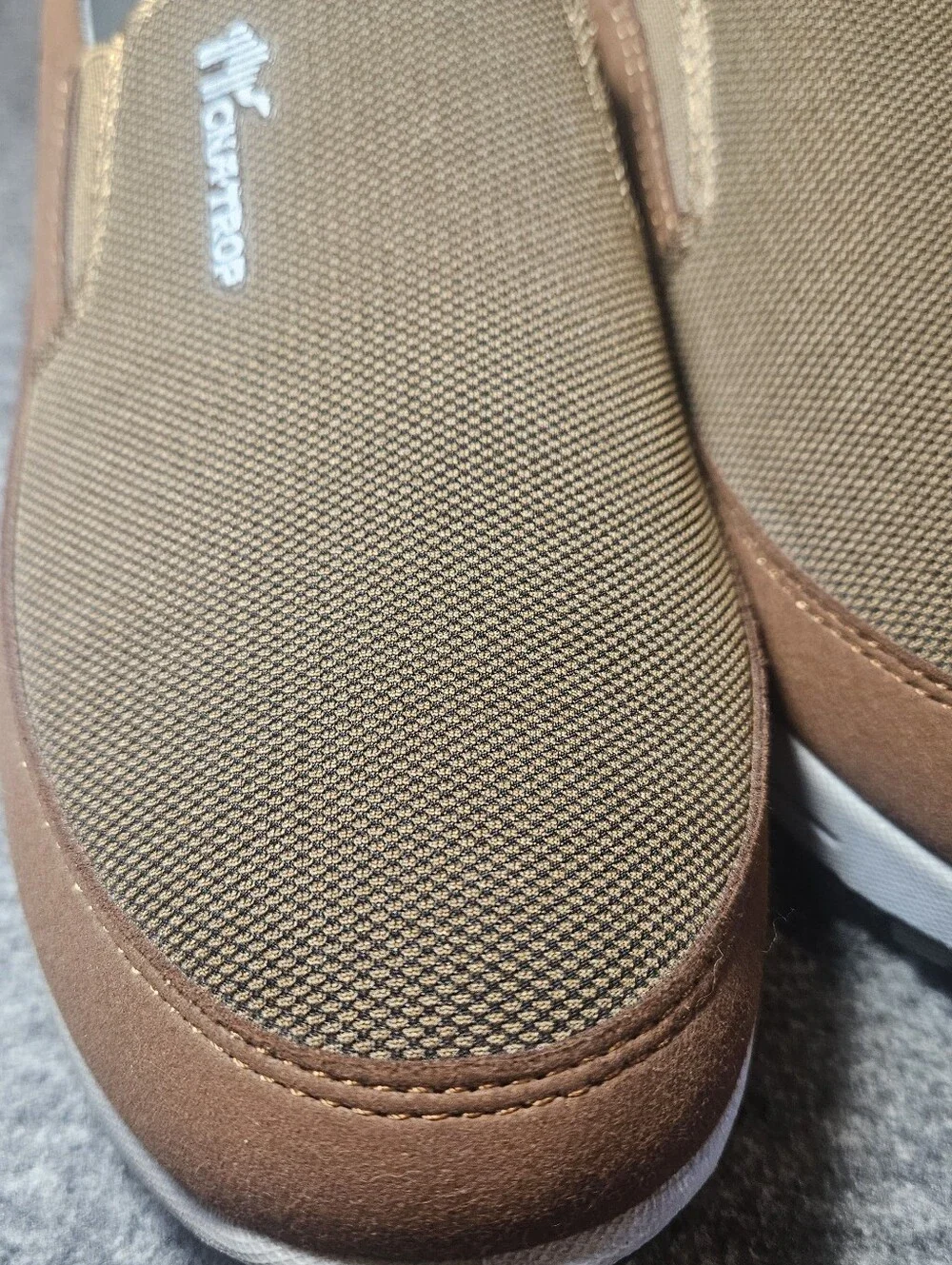 Brown Trop Orthopedic Slip-On Men's Casual Sneakers. Size 9